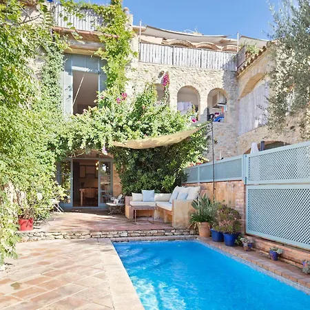 ¡vistas Al Castillo Casa Con Piscina En El Centro
